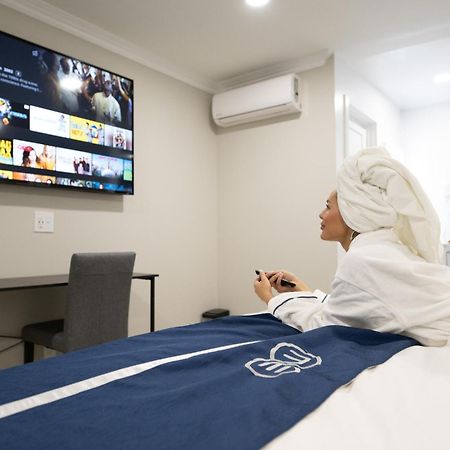 Omeo Suites Alhambra Buitenkant foto