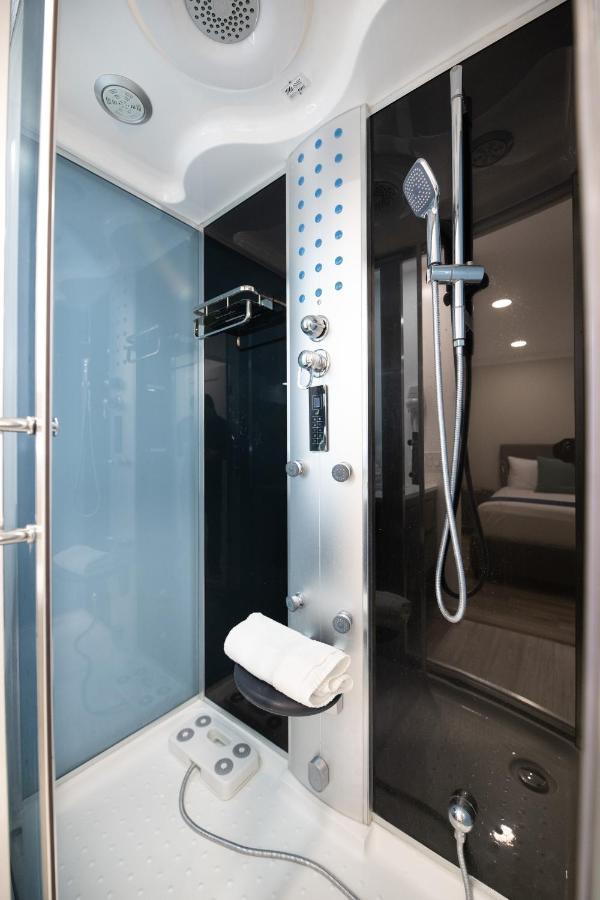 Omeo Suites Alhambra Buitenkant foto